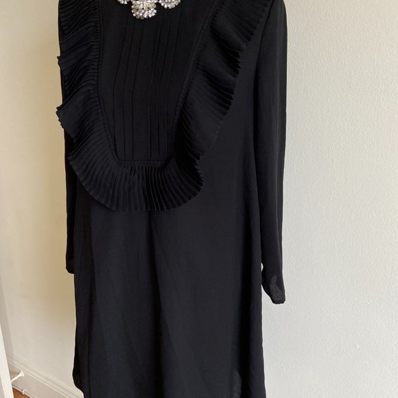 CeCe By Cynthia Steffe Elegant Ruffle Round Neck Dress - Picture 7 of 8